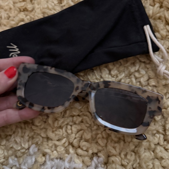 Madewell Safton Sunglasses in French Vanilla - Picture 5 of 5